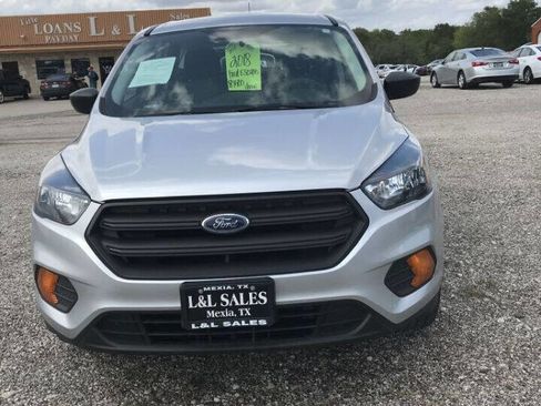 Used 2018 Ford Escape S image 2