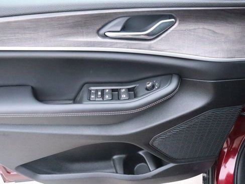 New 2026 Jeep Grand Cherokee Laredo image 17