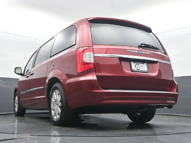 Used 2016 Chrysler Town & Country Touring w/ Driver Convenience Group FWD image 47