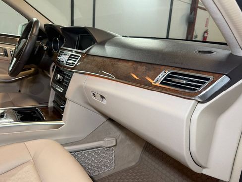 Used 2014 Mercedes-Benz E 350 4MATIC Sedan image 7
