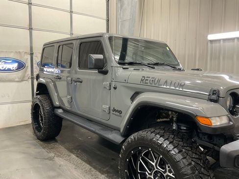 Used 2022 Jeep Wrangler Unlimited Sahara image 4