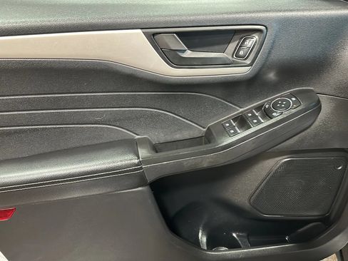 Used 2022 Ford Escape SE w/ Cold Weather Package AWD/4WD image 10
