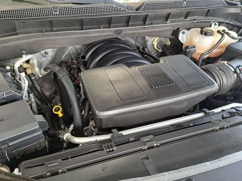 Used 2024 Chevrolet Suburban LT AWD/4WD image 33