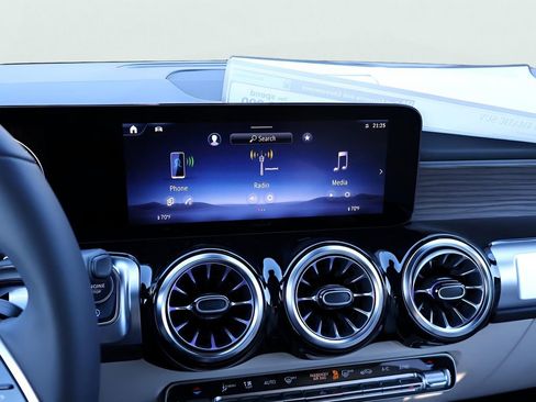 Used 2026 Mercedes-Benz GLB 250 GLB 250 image 24