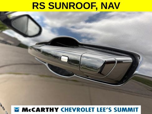 Used 2024 Chevrolet Traverse RS FWD image 50