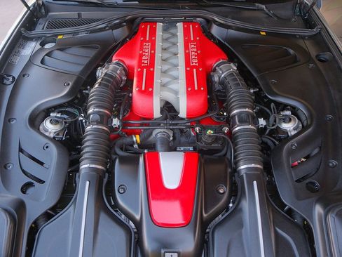 Used 2012 Ferrari FF image 8