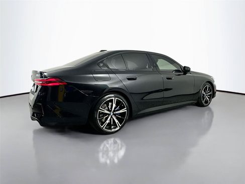 New 2026 BMW 530i xDrive w/ M Sport Package AWD/4WD image 9