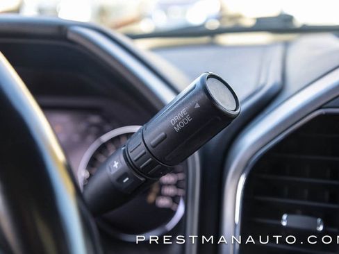 Used 2022 Ford F350 Platinum w/ FX4 Off-Road Package image 32