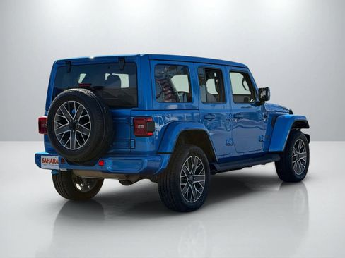 Used 2023 Jeep Wrangler Unlimited Sahara AWD/4WD image 7