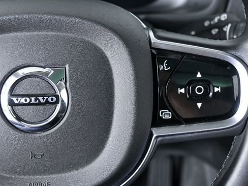 Certified 2025 Volvo XC90 B5 Core AWD/4WD image 12