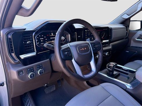 Used 2024 GMC Sierra 1500 SLT image 25