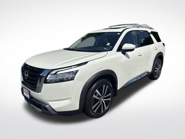Used 2024 Nissan Pathfinder Platinum w/ Cargo Package AWD/4WD image 4