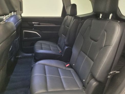 Used 2022 Kia Telluride EX w/ EX Premium Package AWD/4WD image 18