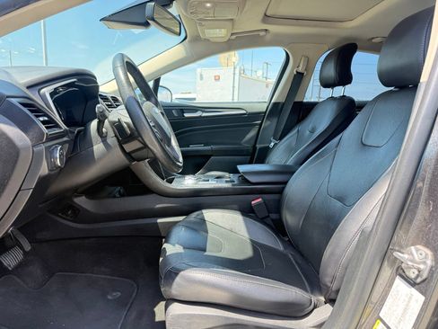Used 2019 Ford Fusion Titanium AWD/4WD image 5
