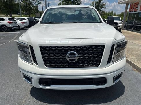 Used 2018 Nissan Titan PRO-4X w/ Pro-4x Convenience Package AWD/4WD image 2