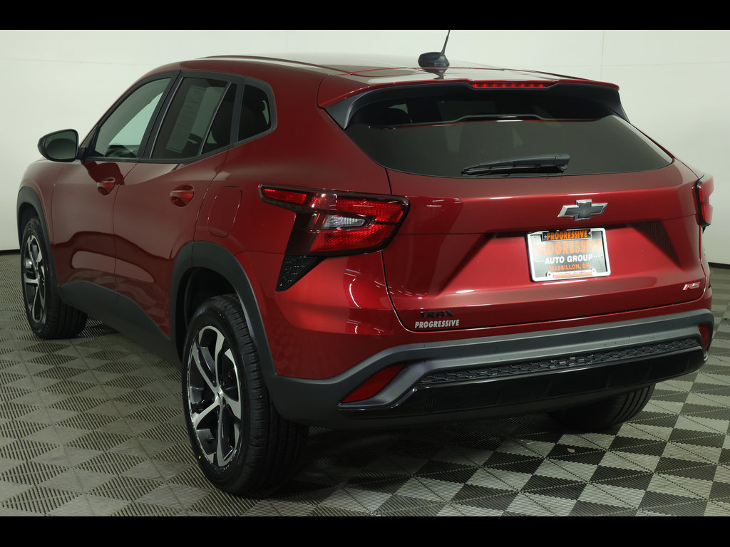 Used 2024 Chevrolet Trax RS w/ Driver Confidence Package FWD image 13
