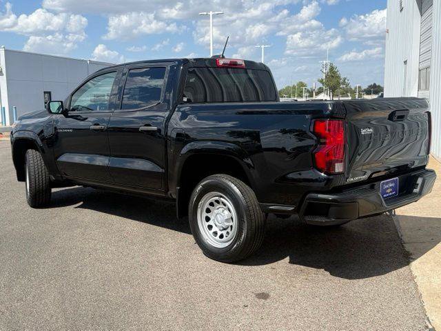 Used 2024 Chevrolet Colorado W/T RWD image 2