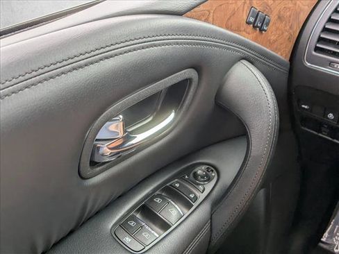 Used 2023 Nissan Armada SL w/ Captain's Chairs Package image 28