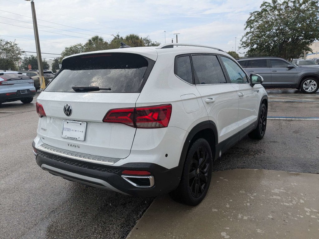 Used 2023 Volkswagen Taos SE w/ Black Wheel Package FWD image 6