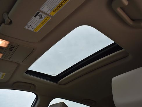 Used 2018 Honda CR-V Touring image 13