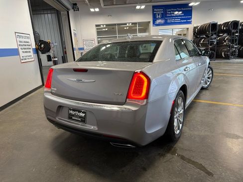 Used 2018 Chrysler 300 Limited AWD/4WD image 5