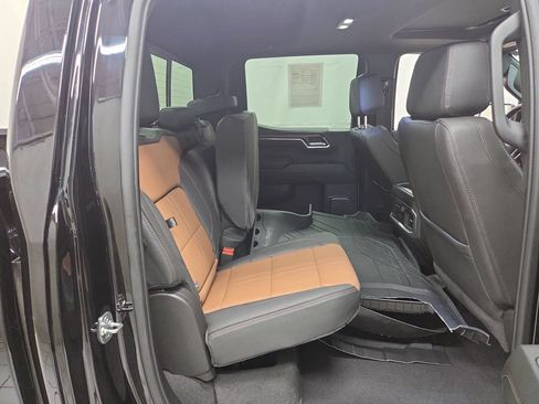 Certified 2025 Chevrolet Silverado 1500 High Country w/ High Country Premium Package AWD/4WD image 11