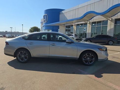 Used 2024 Honda Accord EX image 4