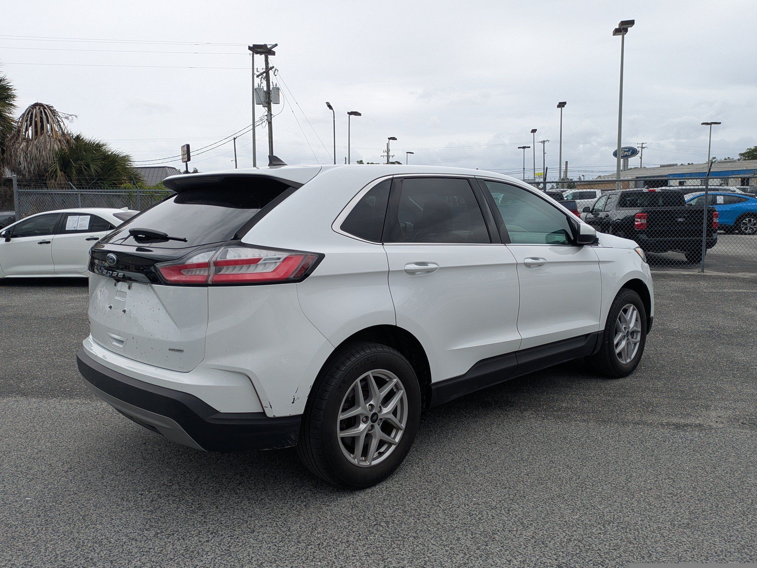 Used 2023 Ford Edge SEL AWD/4WD image 4