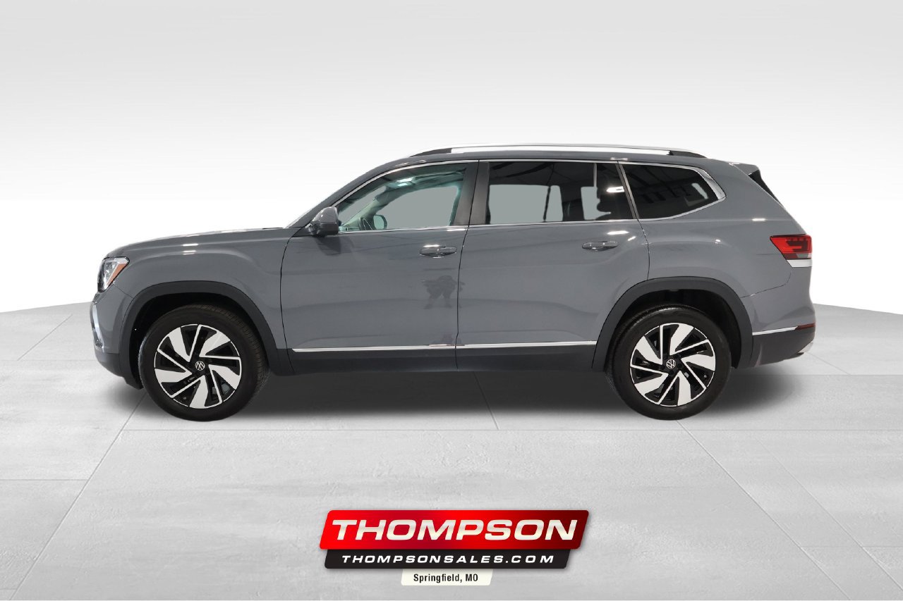 Used 2025 Volkswagen Atlas SEL AWD/4WD image 1