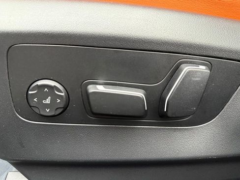 Used 2025 BMW M5 w/ Executive Package image 24