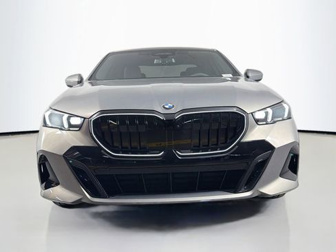 New 2026 BMW 530i w/ Executive Package image 2