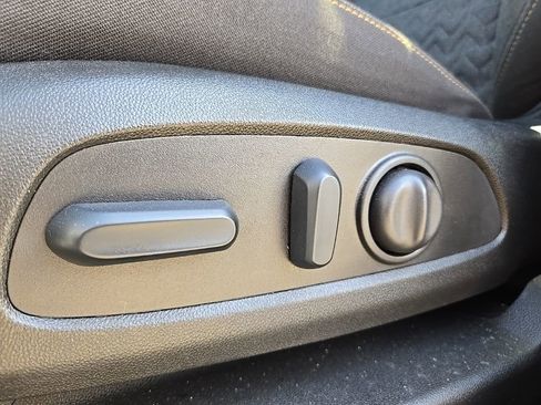 Used 2024 Chevrolet Equinox LT image 33