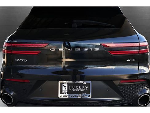 Used 2023 Genesis GV70 2.5T w/ Sport Prestige Package image 17
