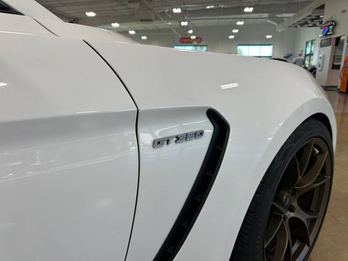 Used 2018 Ford Mustang Shelby GT350 w/ Electronics Package RWD image 9