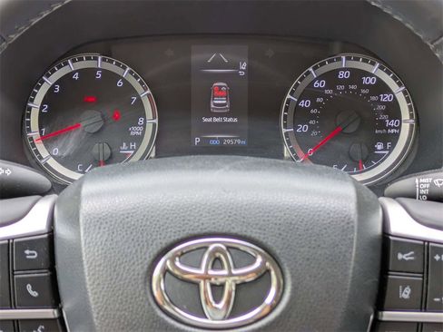 Used 2022 Toyota Highlander LE image 26