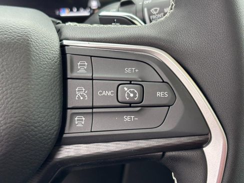 New 2025 Jeep Grand Cherokee Laredo image 16