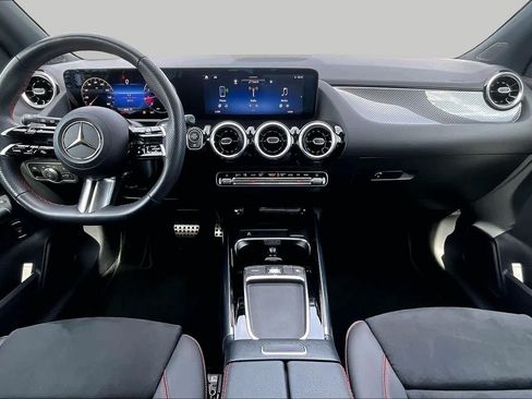 Used 2026 Mercedes-Benz GLA 250 4MATIC image 17