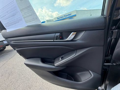 Used 2018 Honda Accord LX image 27