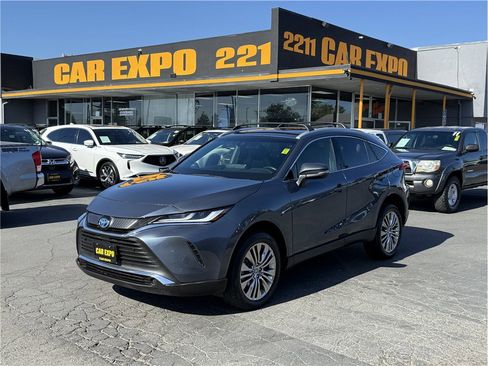 Used 2021 Toyota Venza XLE AWD/4WD image 1