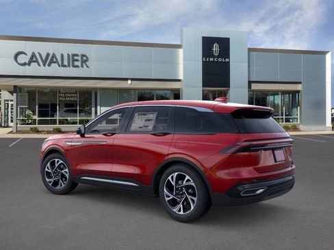 Used 2025 Lincoln Nautilus Premier w/ Equipment Group 102A image 4