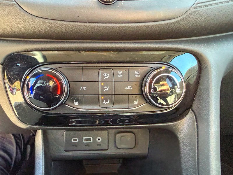 Used 2022 Buick Encore GX Preferred w/ Cold Weather Comfort Package AWD/4WD image 10