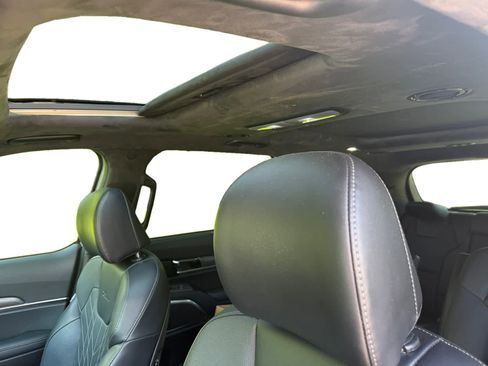 Used 2024 Kia Telluride SX Prestige X-Line AWD/4WD image 12