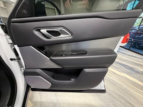 Used 2018 Land Rover Range Rover Velar S AWD/4WD image 41