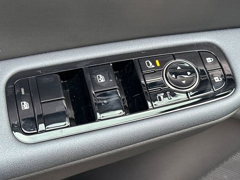 New 2026 Nissan Leaf Platinum+ w/ Cargo Package (Platinum+) image 13