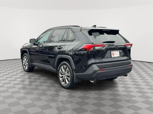 Used 2023 Toyota RAV4 XLE Premium image 5