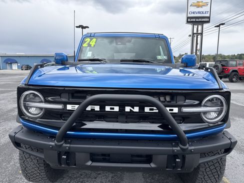 Used 2024 Ford Bronco Outer Banks w/ Sasquatch Package AWD/4WD image 9