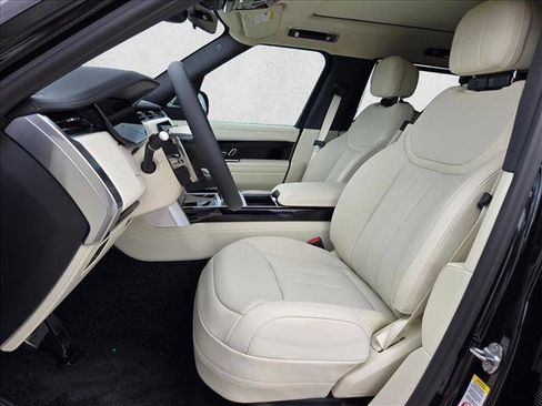 New 2026 Land Rover Range Rover Long Wheelbase SE image 4