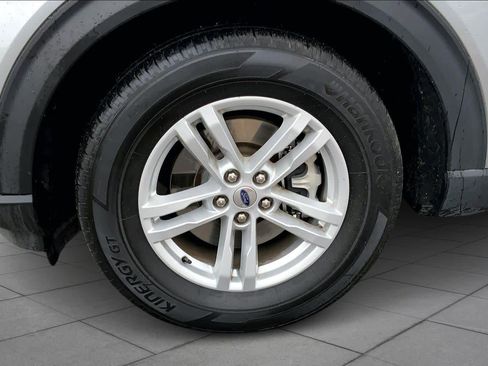 Used 2023 Ford Explorer XLT image 10