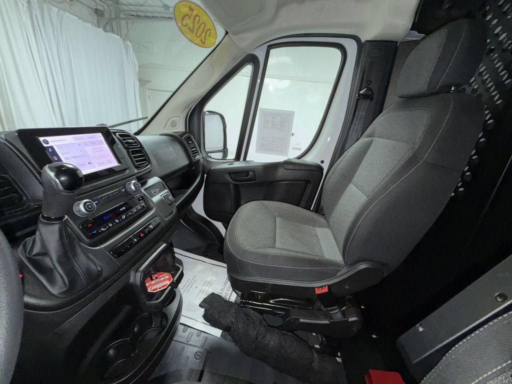 Used 2025 RAM ProMaster 2500 w/ U-Haul Equipment Group FWD image 25