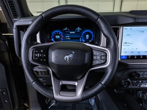 Used 2026 Ford Bronco Outer Banks AWD/4WD image 9
